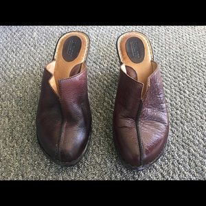 Born clogs burgundy/brown size 9